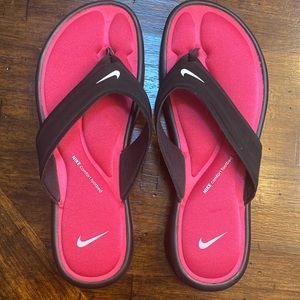 Nike Comfort Cushioned Footbed Flip Flops SZ 10